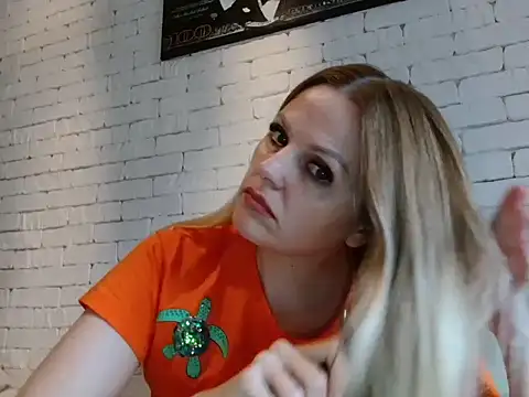 Snapshot of Angel_girllovemy chatting on December 2025 09:18:01 AM Angel girllovemy online show from December 2025 09:18:01 AM