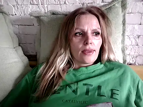 Snapshot of Angel_girllovemy chatting on January 2026 09:03:02 AM Angel girllovemy online show from January 2026 09:03:02 AM