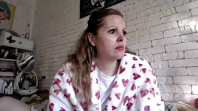 Snapshot of Angel_girllovemy chatting on February 2026 07:23:01 AM Angel girllovemy online show from February 2026 07:23:01 AM