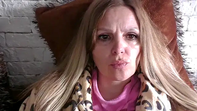 Snapshot of Angel_girllovemy chatting on February 2026 08:05:02 AM Angel girllovemy online show from February 2026 08:05:02 AM