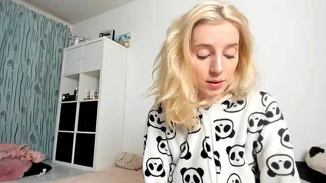 KenzieDawton online show from November 2025 04:56:01 AM