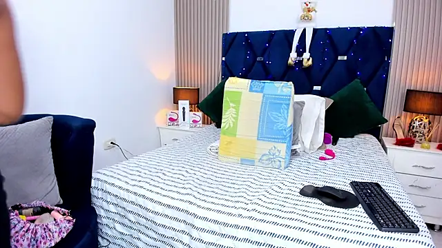 gabytyara2 online show from December 2025 05:22:02 PM