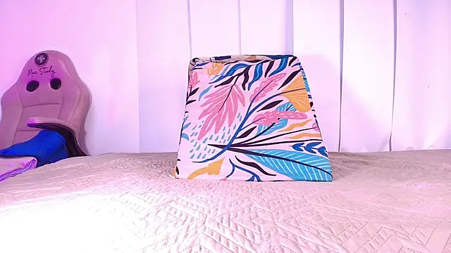 Snapshot of raven_lilith_ chatting on October 2025 03:12:02 AM raven lilith online show from October 2025 03:12:02 AM