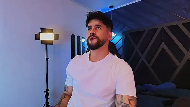 Petesevans online show from April 2026 11:16:01 PM