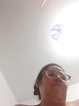 Snapshot of karlythoth@xh chatting on October 2025 07:42:02 PM karlythothxh online show from October 2025 07:42:02 PM