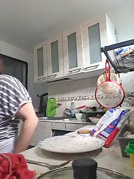 Snapshot of karlythoth@xh chatting on November 2025 06:32:01 PM karlythothxh online show from November 2025 06:32:01 PM