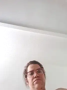 Snapshot of karlythoth@xh chatting on November 2025 01:56:02 PM karlythothxh online show from November 2025 01:56:02 PM