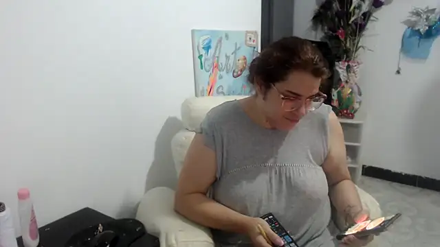 Snapshot of karlythoth@xh chatting on November 2025 04:07:01 PM karlythothxh online show from November 2025 04:07:01 PM