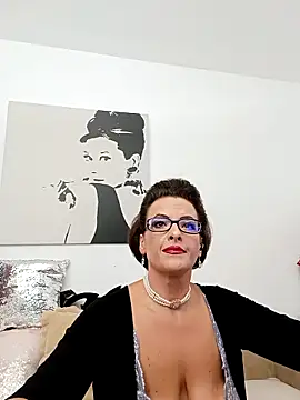 Snapshot of RebeccaNoble chatting on September 2025 01:04:01 PM RebeccaNoble online show from September 2025 01:04:01 PM