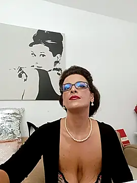 Snapshot of RebeccaNoble chatting on October 2025 10:12:02 AM RebeccaNoble online show from October 2025 10:12:02 AM