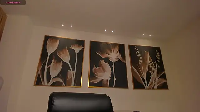 Snapshot of LindseyCox chatting on December 2024 07:28:01 PM LindseyCox online show from December 2024 07:28:01 PM