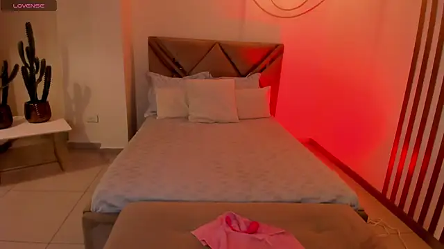 Snapshot of LindseyCox chatting on October 2025 04:31:02 AM LindseyCox online show from October 2025 04:31:02 AM