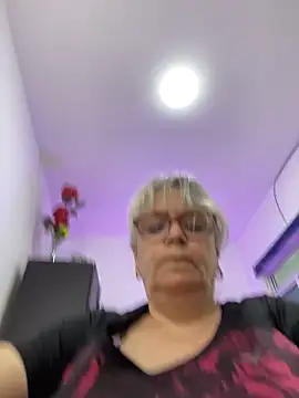 slutgold online show from February 2026 09:47:02 PM