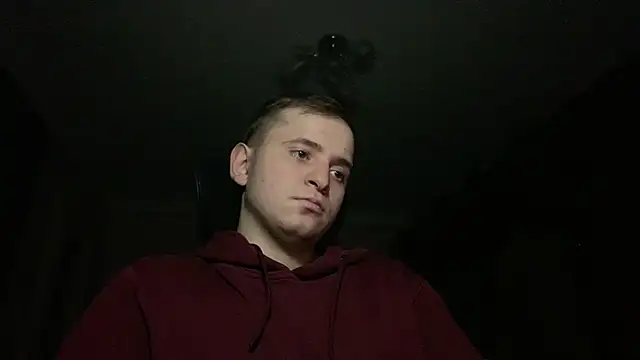 Snapshot of sweaticeboy chatting on December 2024 07:23:01 PM sweaticeboy online show from December 2024 07:23:01 PM