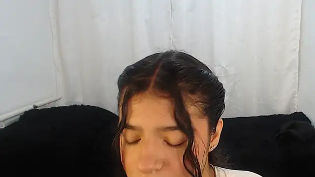 Snapshot of Liz_Galactic chatting on December 2024 10:04:02 PM Liz Galactic online show from December 2024 10:04:02 PM