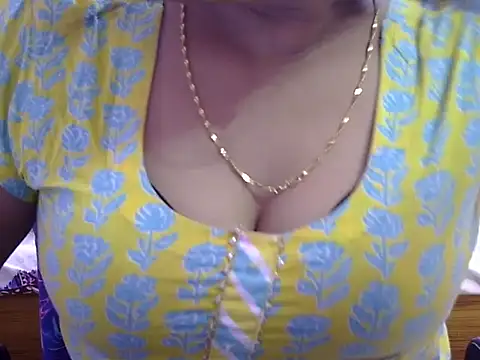 Snapshot of Your_wild_Dia chatting on October 2025 05:18:01 AM Your wild Dia online show from October 2025 05:18:01 AM