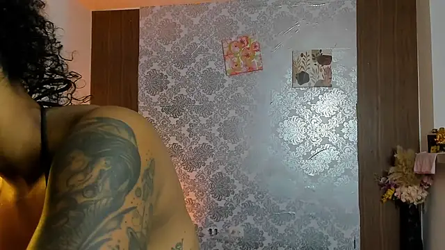 kelly thomson online show from November 2025 10:32:02 PM