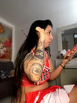 Snapshot of kiaraglam2 chatting on October 2025 02:20:01 PM kiaraglam2 online show from October 2025 02:20:01 PM