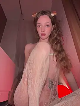 Weeissy online show from December 2025 08:15:02 PM