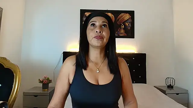 Shanon mature online show from June 2026 07:25:01 PM