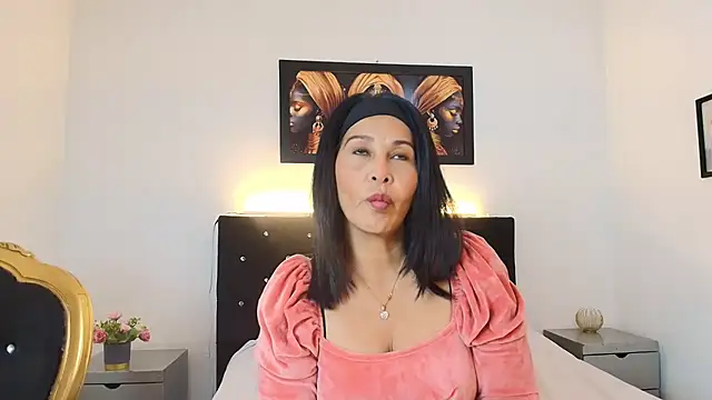 Shanon mature online show from June 2026 07:23:02 PM
