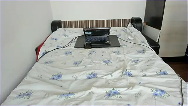 Snapshot of sweet-tinqerbell chatting on June 2026 04:55:01 AM sweet-tinqerbell online show from June 2026 04:55:01 AM
