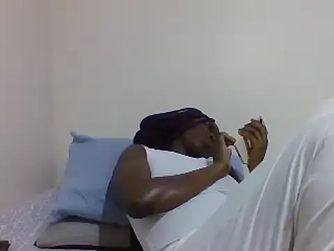 Snapshot of sweetelle09 chatting on February 2025 07:08:02 PM sweetelle09 online show from February 2025 07:08:02 PM