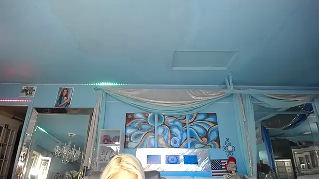 Snapshot of ADRIANNA_FOX chatting on February 2025 09:01:01 AM ADRIANNA FOX online show from February 2025 09:01:01 AM