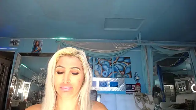 Snapshot of ADRIANNA_FOX chatting on March 2025 08:13:01 AM ADRIANNA FOX online show from March 2025 08:13:01 AM