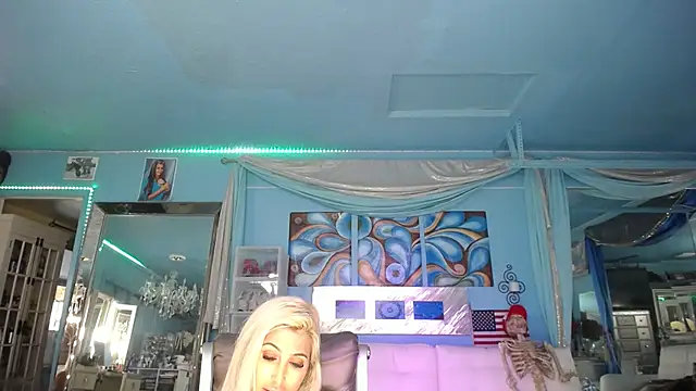 Snapshot of ADRIANNA_FOX chatting on March 2025 12:44:02 PM ADRIANNA FOX online show from March 2025 12:44:02 PM