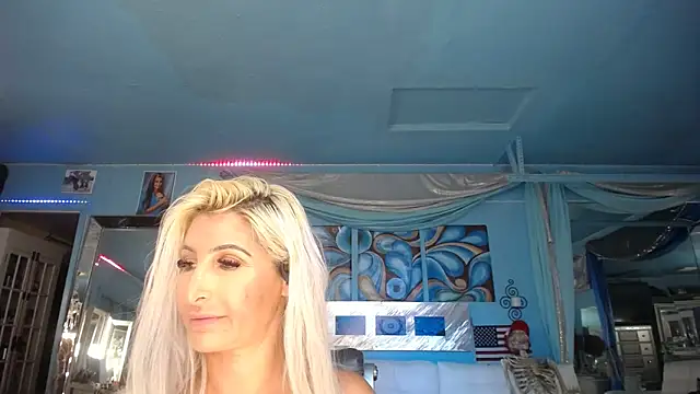 Snapshot of ADRIANNA_FOX chatting on March 2025 04:49:02 AM ADRIANNA FOX online show from March 2025 04:49:02 AM