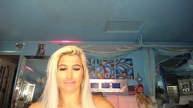 Snapshot of ADRIANNA_FOX chatting on March 2025 01:22:01 AM ADRIANNA FOX online show from March 2025 01:22:01 AM