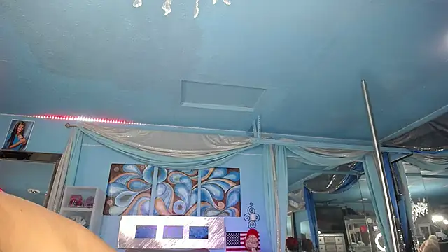 Snapshot of ADRIANNA_FOX chatting on September 2025 08:24:01 AM ADRIANNA FOX online show from September 2025 08:24:01 AM