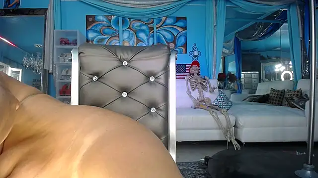 Snapshot of ADRIANNA_FOX chatting on October 2025 09:40:01 AM ADRIANNA FOX online show from October 2025 09:40:01 AM