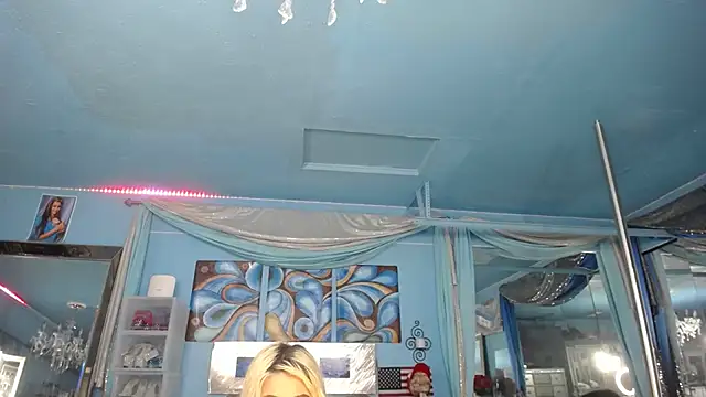 ADRIANNA FOX online show from April 2026 08:31:02 AM