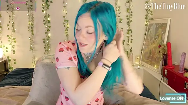 thetinyblue online show from January 2026 05:37:01 PM