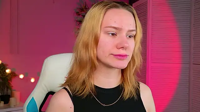 Ramona    online show from March 2026 06:28:01 AM