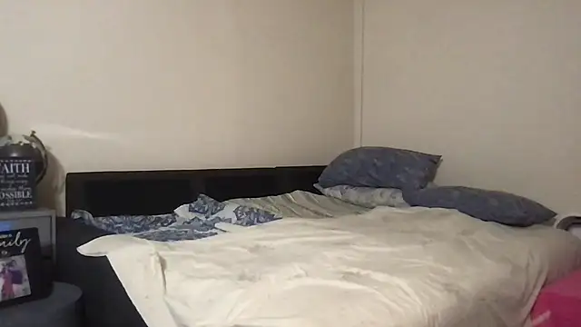 Snapshot of BigGuyMuscle chatting on October 2025 11:41:02 PM BigGuyMuscle online show from October 2025 11:41:02 PM