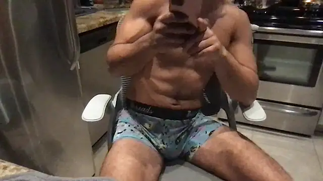 Snapshot of BigGuyMuscle chatting on November 2025 07:30:02 AM BigGuyMuscle online show from November 2025 07:30:02 AM