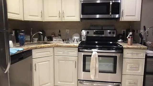 Snapshot of BigGuyMuscle chatting on November 2025 09:59:01 PM BigGuyMuscle online show from November 2025 09:59:01 PM