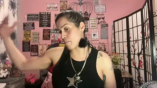 latinacubana online show from February 2025 07:15:02 AM