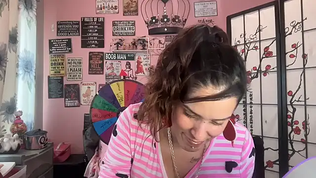 latinacubana online show from February 2025 04:23:02 PM