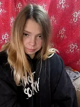 Snapshot of Zuli_Kiska chatting on October 2025 08:13:01 AM Zuli Kiska online show from October 2025 08:13:01 AM