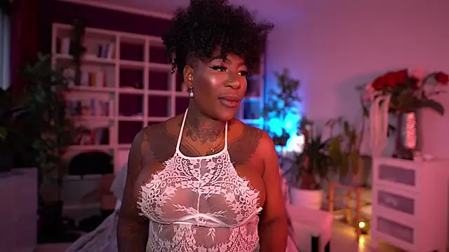 Snapshot of JosyBlack chatting on December 2024 07:11:02 AM JosyBlack online show from December 2024 07:11:02 AM