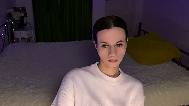 ItsAlisia online show from December 2025 01:53:01 PM