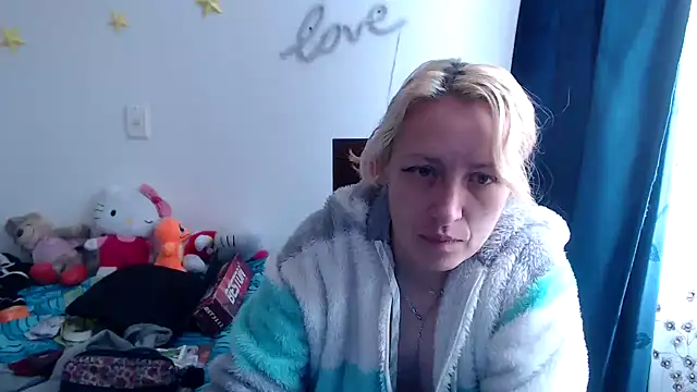 kittykalor09 online show from December 2024 02:27:01 PM