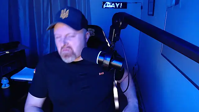 Snapshot of DerPornoPete chatting on February 2025 07:07:01 PM DerPornoPete online show from February 2025 07:07:01 PM