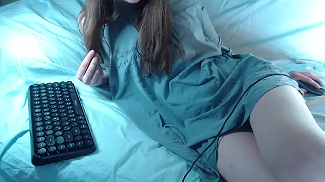 Snapshot of Q_T_pie chatting on March 2026 01:09:01 AM Q T pie online show from March 2026 01:09:01 AM