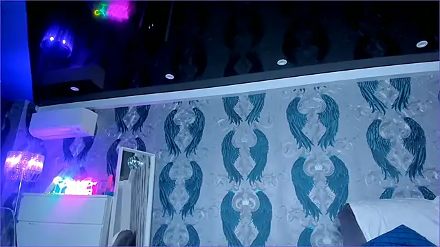 Snapshot of anneswhite chatting on September 2025 03:54:01 AM anneswhite online show from September 2025 03:54:01 AM