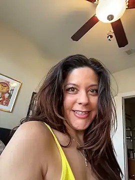 Snapshot of bellafreakyfun chatting on March 2026 05:17:02 PM bellafreakyfun online show from March 2026 05:17:02 PM